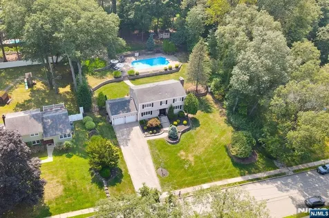 118 Manito Avenue Oakland NJ 07430