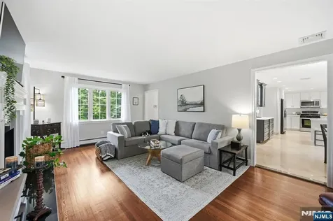 118 Manito Avenue Oakland NJ 07430