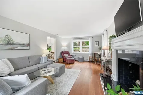 118 Manito Avenue Oakland NJ 07430