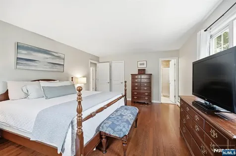 118 Manito Avenue Oakland NJ 07430