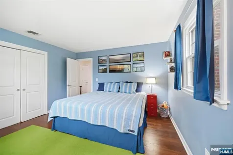 118 Manito Avenue Oakland NJ 07430