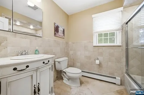 118 Manito Avenue Oakland NJ 07430
