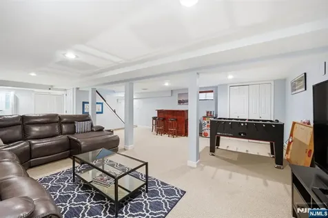 118 Manito Avenue Oakland NJ 07430