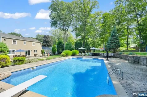 118 Manito Avenue Oakland NJ 07430