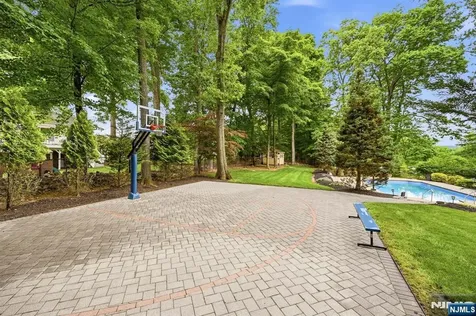 118 Manito Avenue Oakland NJ 07430