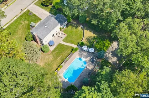 118 Manito Avenue Oakland NJ 07430