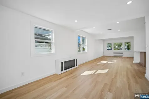 27 Mountainview Drive Clifton NJ 07013