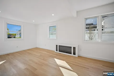 27 Mountainview Drive Clifton NJ 07013