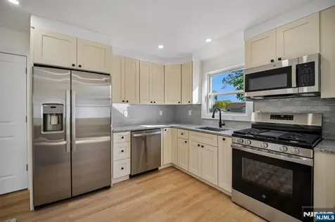 27 Mountainview Drive Clifton NJ 07013
