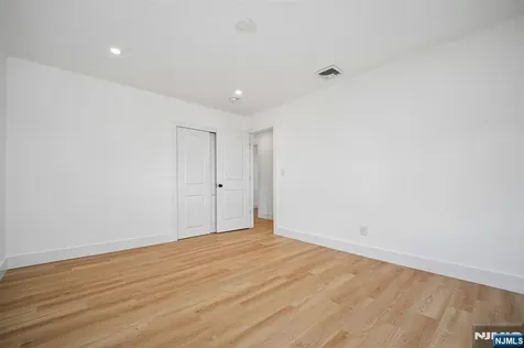 27 Mountainview Drive Clifton NJ 07013