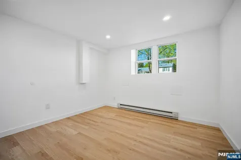 27 Mountainview Drive Clifton NJ 07013