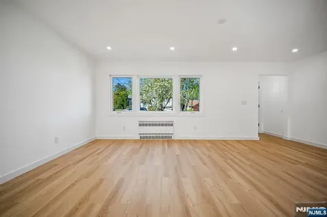 27 Mountainview Drive Clifton NJ 07013