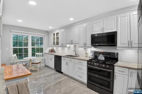 75 Washington Court Montville Township NJ 07082