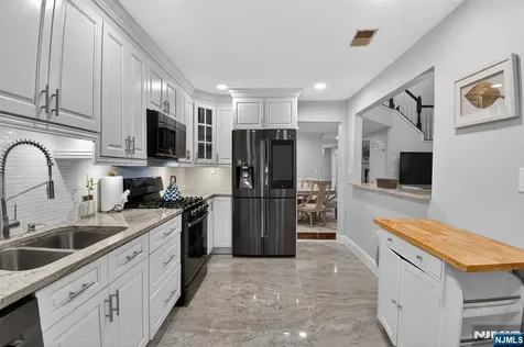 75 Washington Court Montville Township NJ 07082