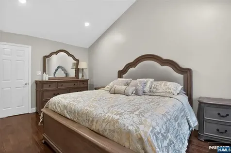 75 Washington Court Montville Township NJ 07082