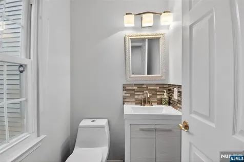 75 Washington Court Montville Township NJ 07082