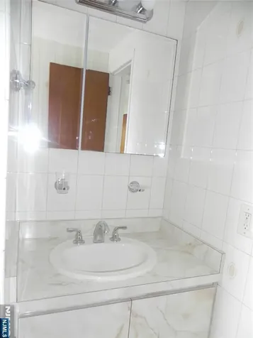 2 Tuve Lane South Hackensack NJ 07606