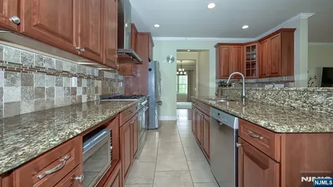 14 Dehart Wayne NJ 07470