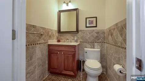 14 Dehart Wayne NJ 07470