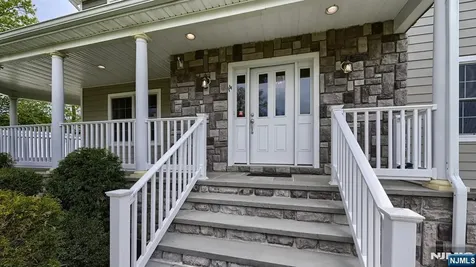14 Dehart Wayne NJ 07470