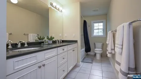 14 Dehart Wayne NJ 07470
