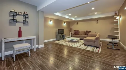 14 Dehart Wayne NJ 07470