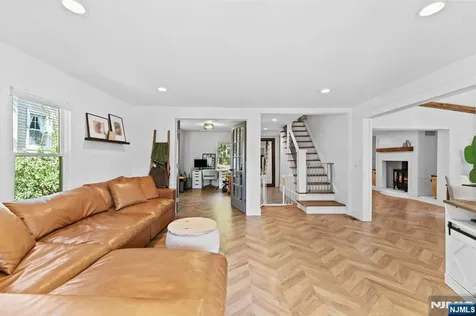 9 Lawnwood Avenue Newton NJ 07860
