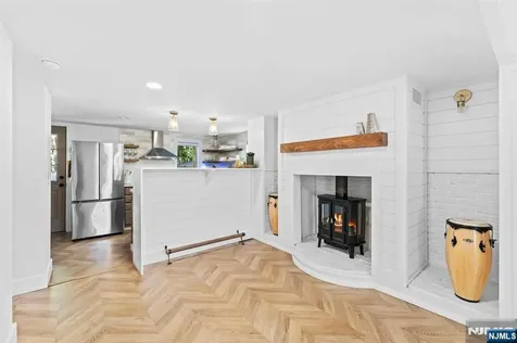 9 Lawnwood Avenue Newton NJ 07860