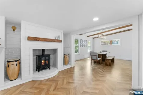 9 Lawnwood Avenue Newton NJ 07860