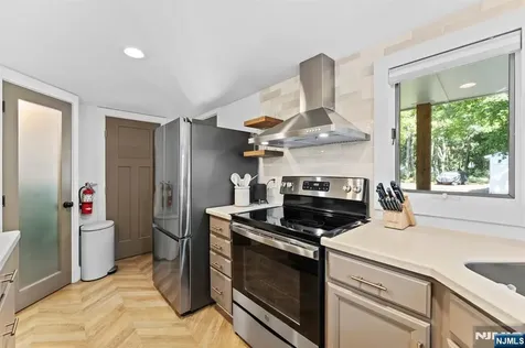9 Lawnwood Avenue Newton NJ 07860