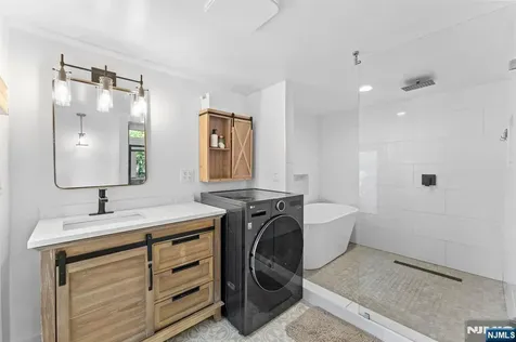 9 Lawnwood Avenue Newton NJ 07860