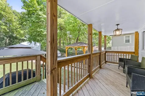 9 Lawnwood Avenue Newton NJ 07860