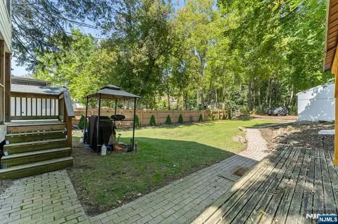 9 Lawnwood Avenue Newton NJ 07860
