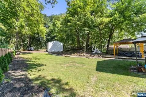 9 Lawnwood Avenue Newton NJ 07860