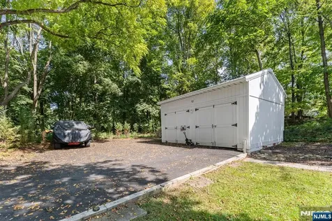 9 Lawnwood Avenue Newton NJ 07860