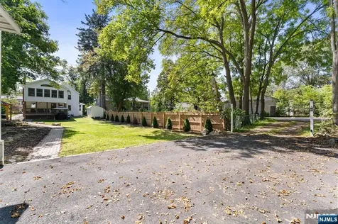 9 Lawnwood Avenue Newton NJ 07860
