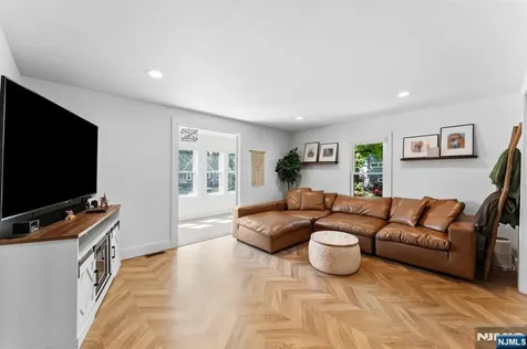 9 Lawnwood Avenue Newton NJ 07860