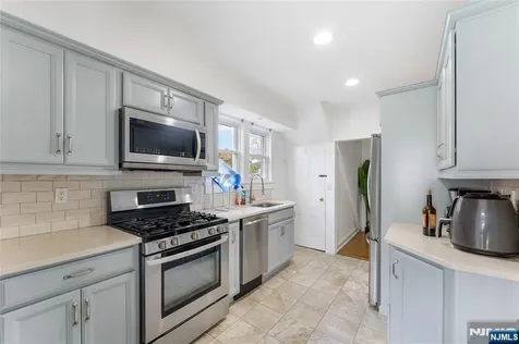 100 Washington Place Teaneck NJ 07666