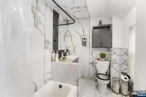 100 Washington Place Teaneck NJ 07666