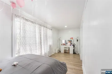 100 Washington Place Teaneck NJ 07666