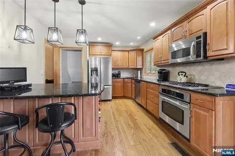 35 Robin Road Wayne NJ 07470