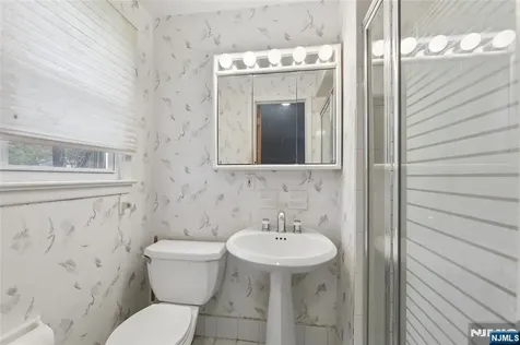 35 Robin Road Wayne NJ 07470