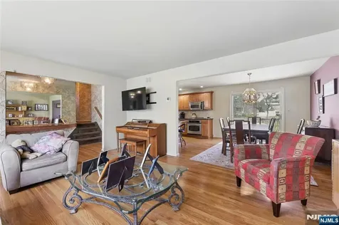 35 Robin Road Wayne NJ 07470