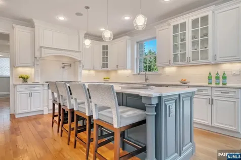 15 Eric Place Demarest NJ 07627