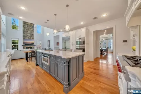 15 Eric Place Demarest NJ 07627