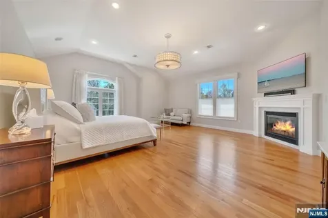 15 Eric Place Demarest NJ 07627