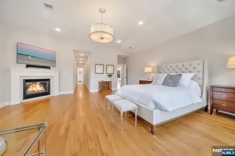 15 Eric Place Demarest NJ 07627