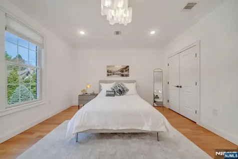 15 Eric Place Demarest NJ 07627
