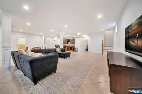 15 Eric Place Demarest NJ 07627
