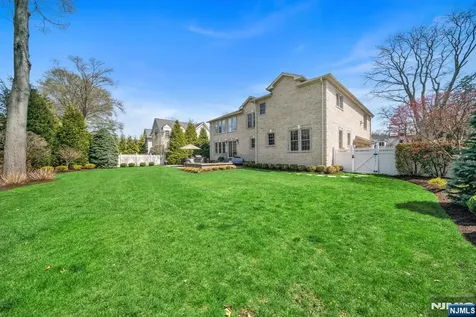 15 Eric Place Demarest NJ 07627